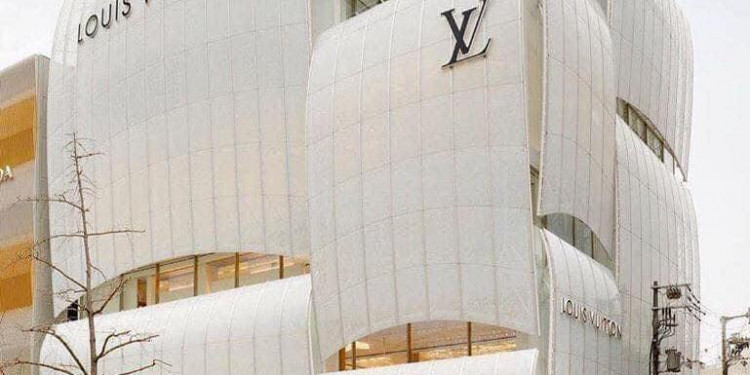 Chiêm ngưỡng tiệm cafe mà như trung tâm thương mại của Louis Vuitton tại Nhật